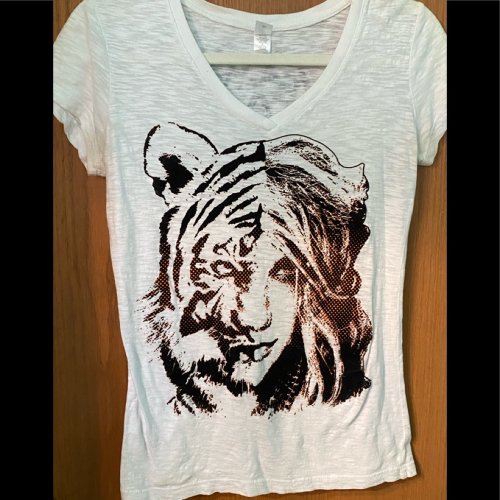 Kesha tshirt